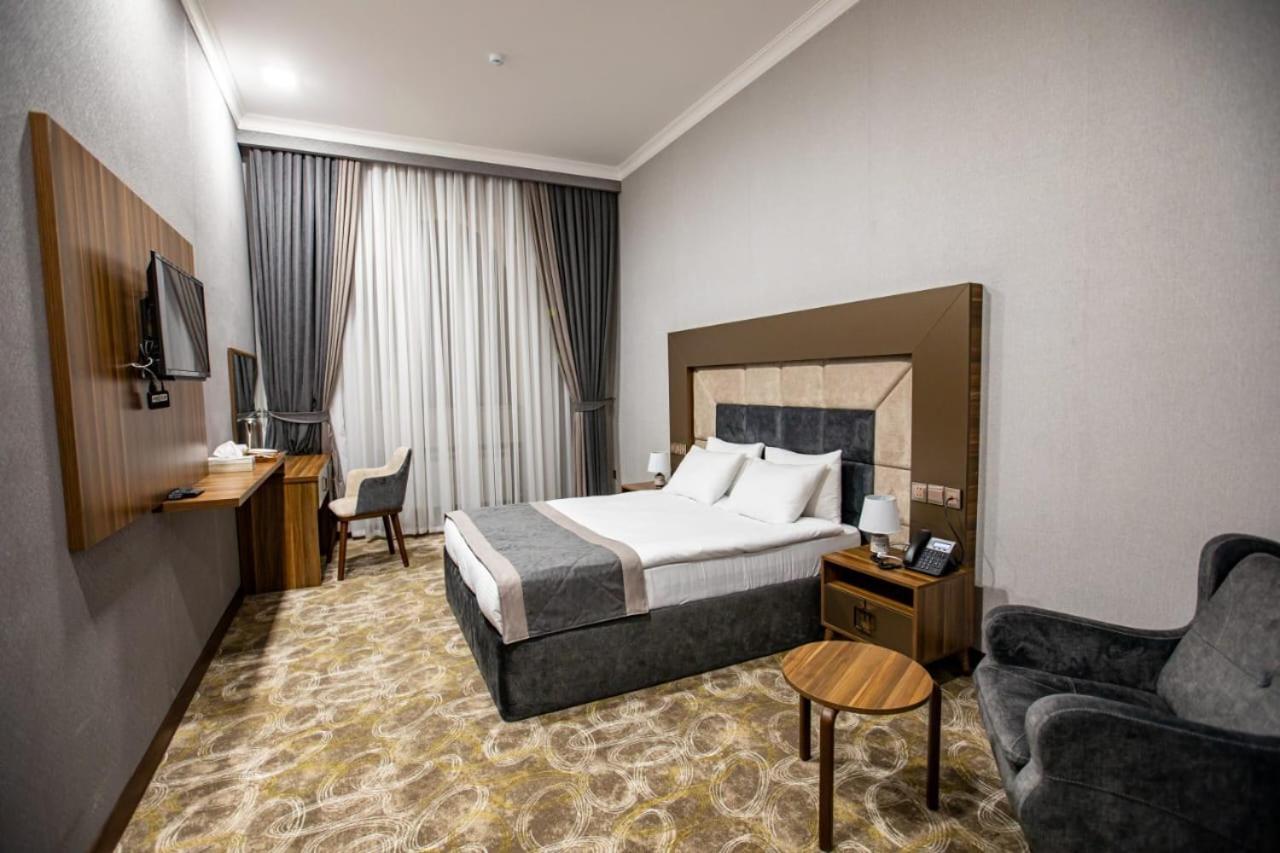 Volga Hotel Baku Bagian luar foto